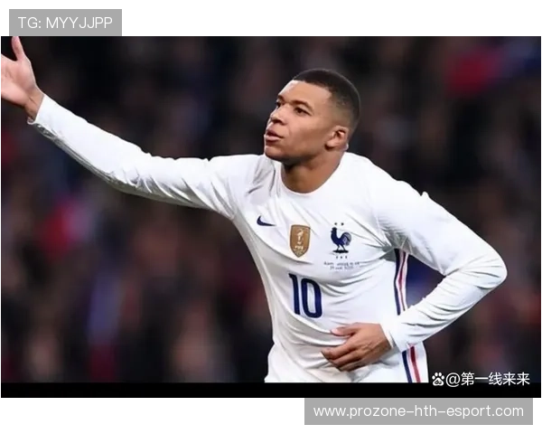 姆巴佩赛场后亲吻队旗，忠诚标签再被强调