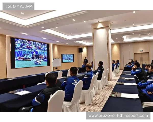 足球裁判技术革新:VAR升级与影响 足球裁判技术革新:VAR升级与影响